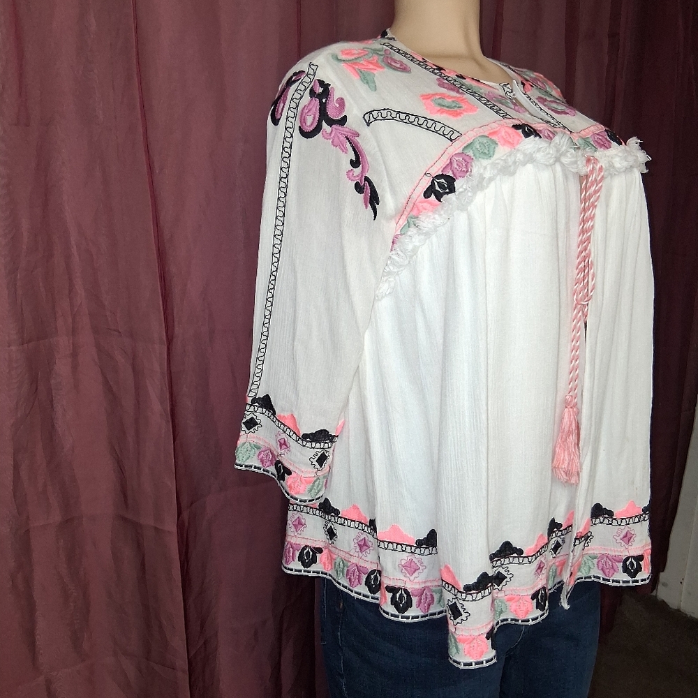 NYLON APPAREL women Size M Chic Embroidered Women's Blouse with Pink Accents - Picture 12 of 16